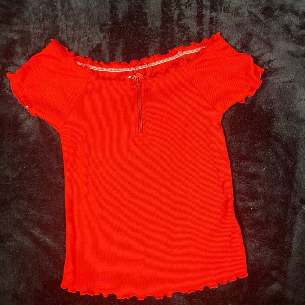 Zipped red shirt